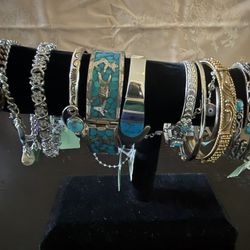 Bracelets 