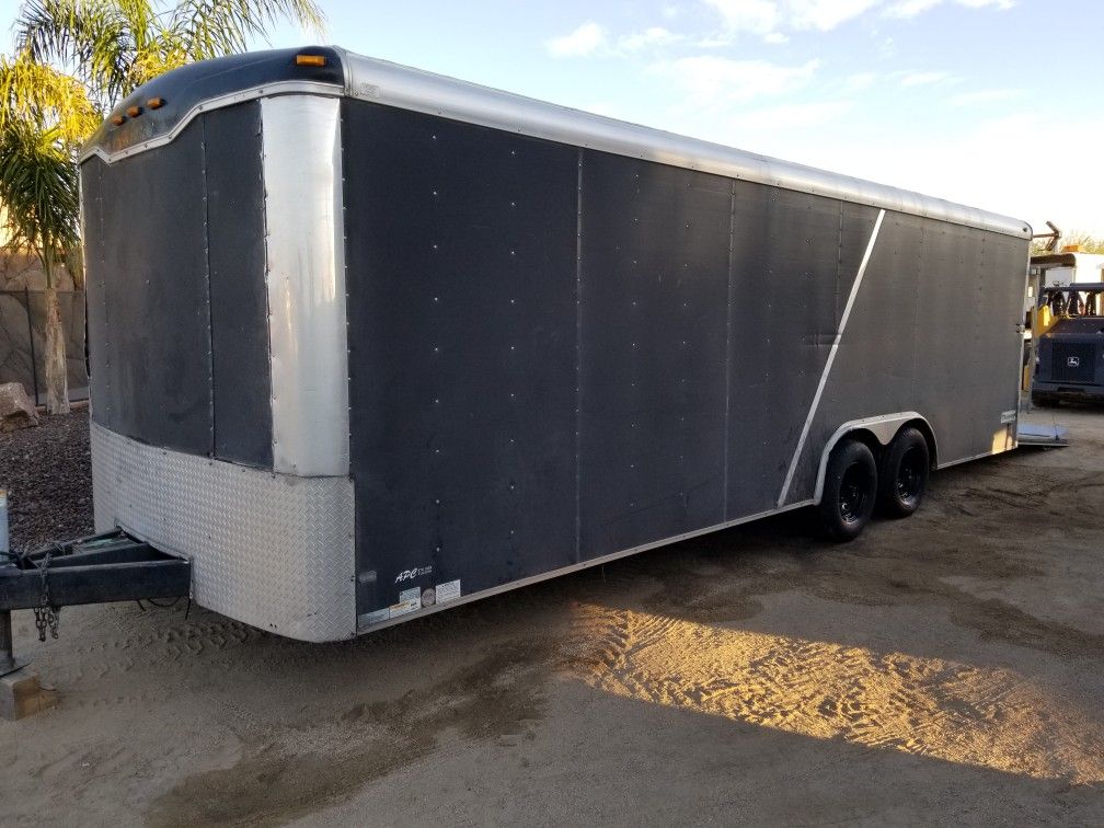 2015 24 ft haulmark enclosed trailer