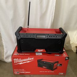 Milwaukee M18 18V Lithium-Ion Cordless Jobsite Radio (Tool Only)