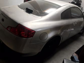 G35 Coupe Shell / Partout . A lot sold what you see is what is available great pricing ! Ask for what you need