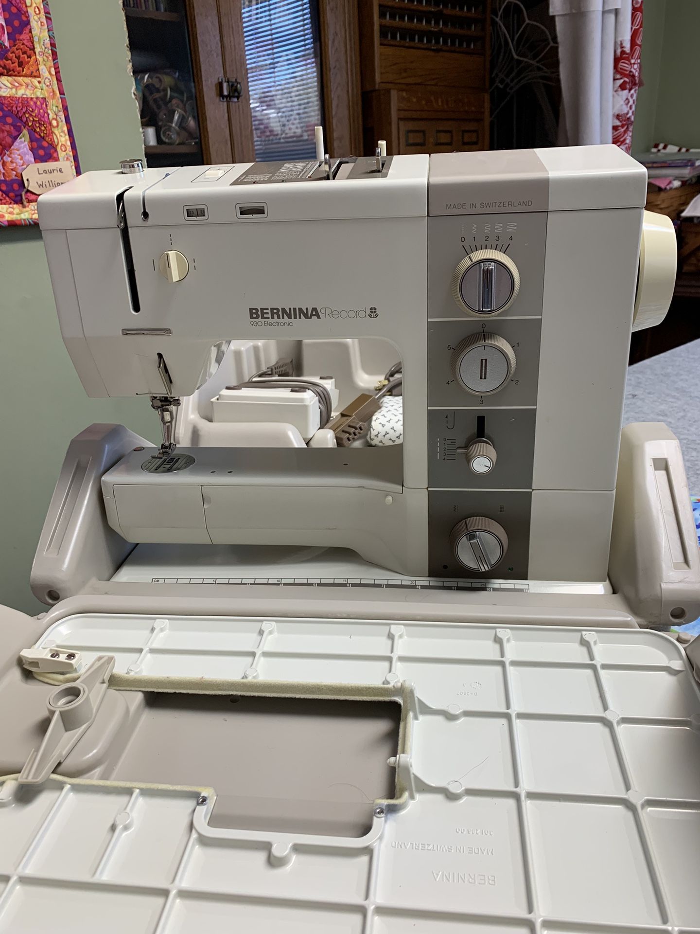 Bernina 930 Record Sewing Machine