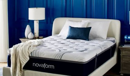 This is a California king Size, It Is Longer Then a regular King, I Have It Available For Pick Up Now In Naperville