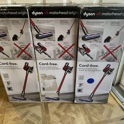 Dyson V8 Motorhead Origin Cordless Vacuum Cleaning (NEW )$280 Each $280 Cada Una 