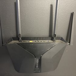 Nighthawk Router