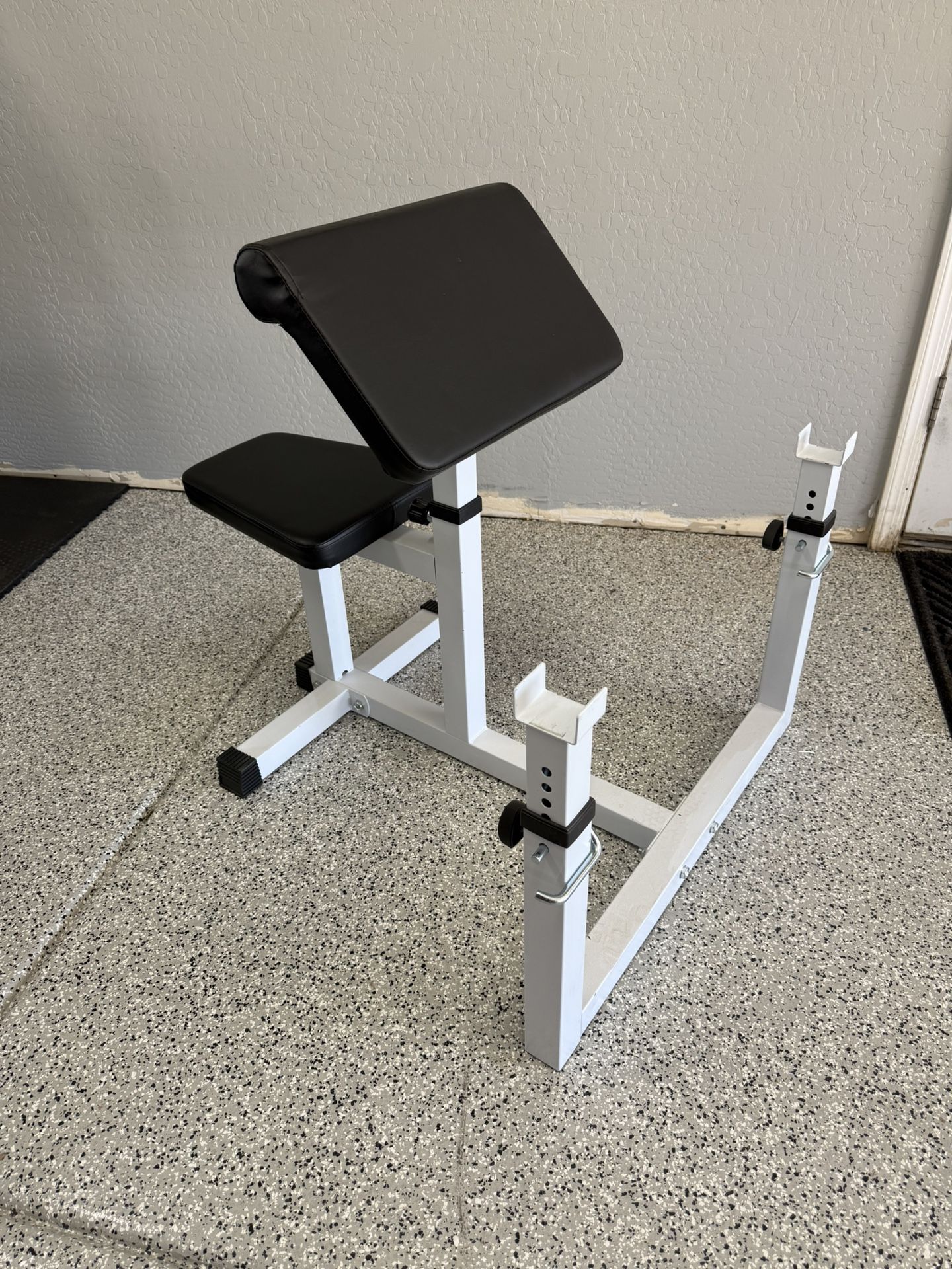 Preacher Curl Bench