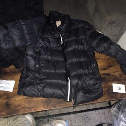 Moncler Bubble 200$