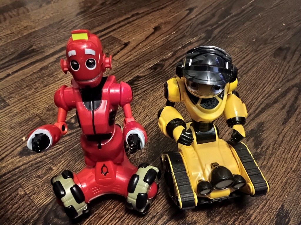 14-in Two WowWee Robotics Pair No Remote Works.
