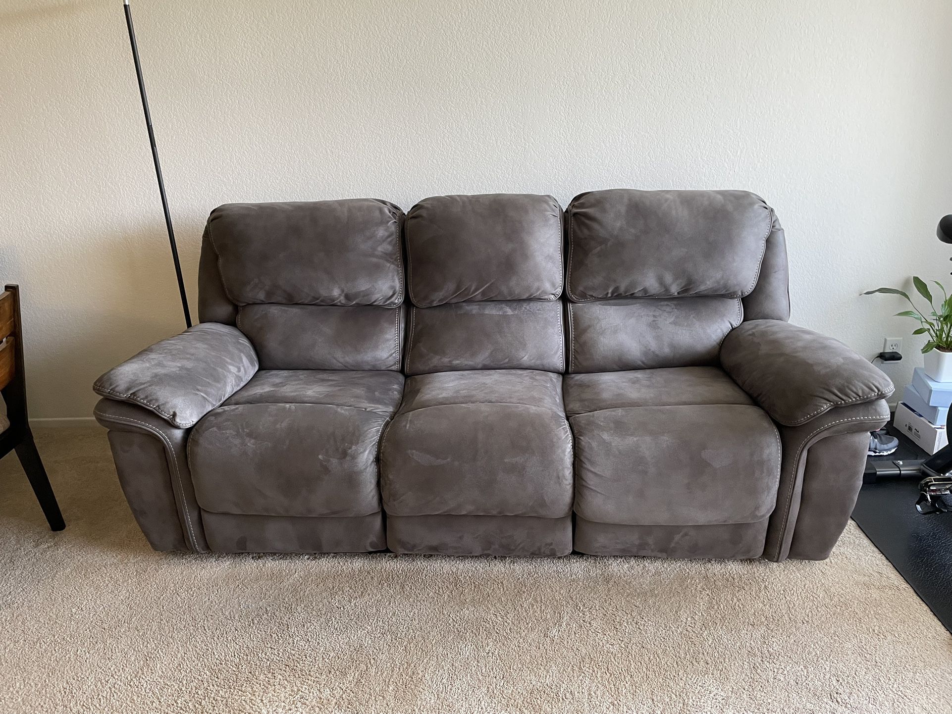 Sofa With Power Recliner 