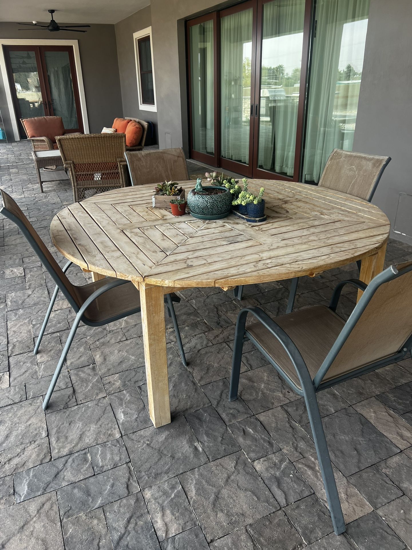 Table with four chairs