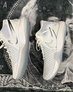 Nike KD Trey 5 Vlll white royal size 8.5