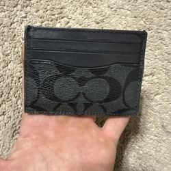 Authentic Coach Wallet For Sale For Only 15$ 