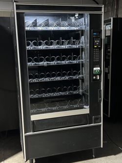 Crane Snack Vending Machine Refurbished Chip Candy Credit Card