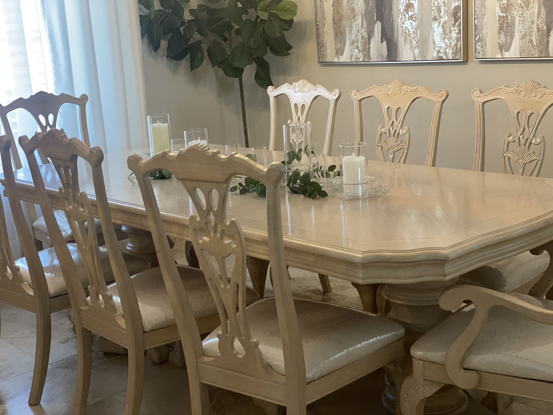 Classic Dining table