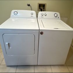 Amana Washer & Dryer (LIKE NEW)