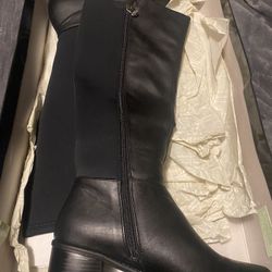 Boots Womens Size 6