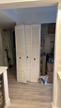Metal bifold panel/louvre doors