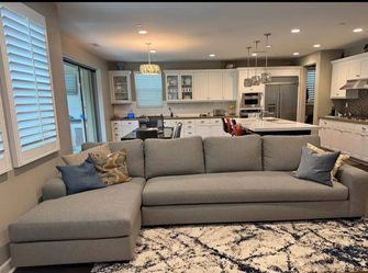 Cross sectional couch
