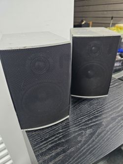 Bay audio bookshelf speakers  pair model 10