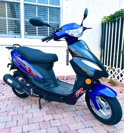 50cc Scooter Solana