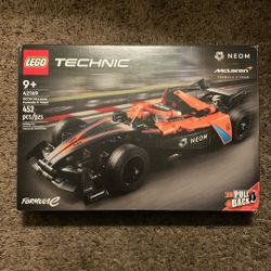 LEGO NEOM McLaren Formula E Team