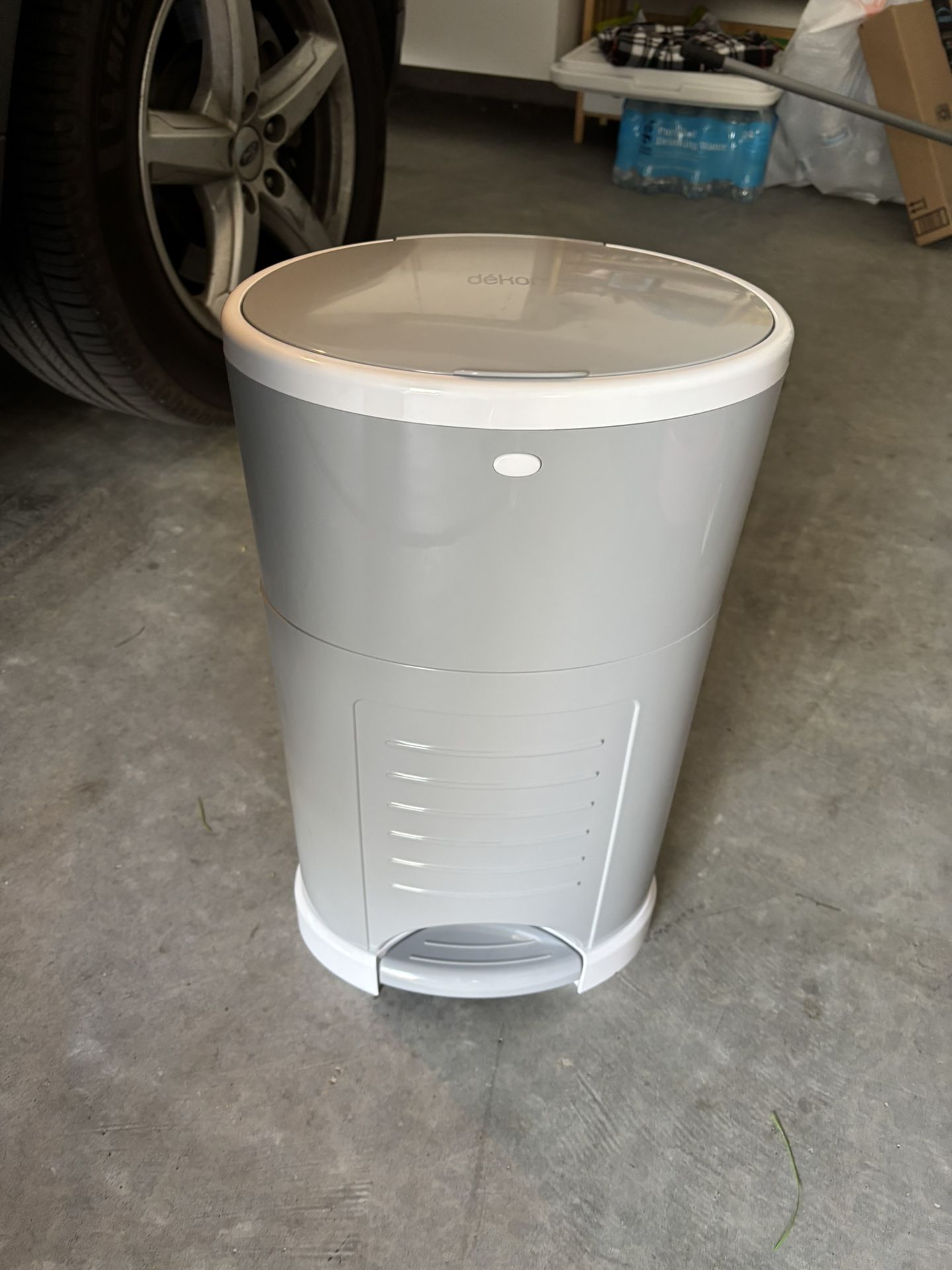 Dekor Diaper Pail With Bags