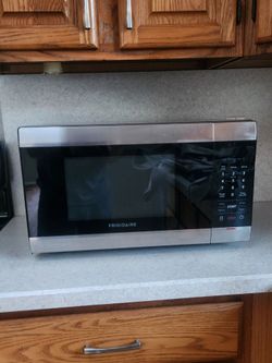 Frigidaire countertop microwave