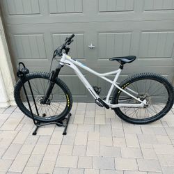 2022 Orbea Laufey H30 XL 