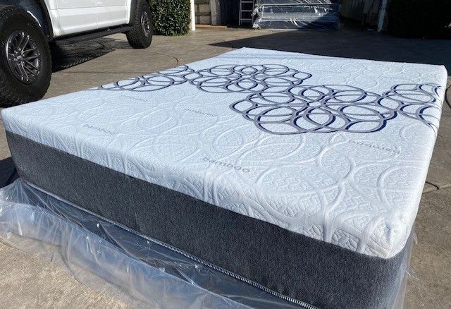 Queen Bamboo Hybrid Cool Gel Memory Foam Mattress!•••