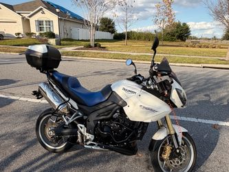 Moto triumph 1050cc