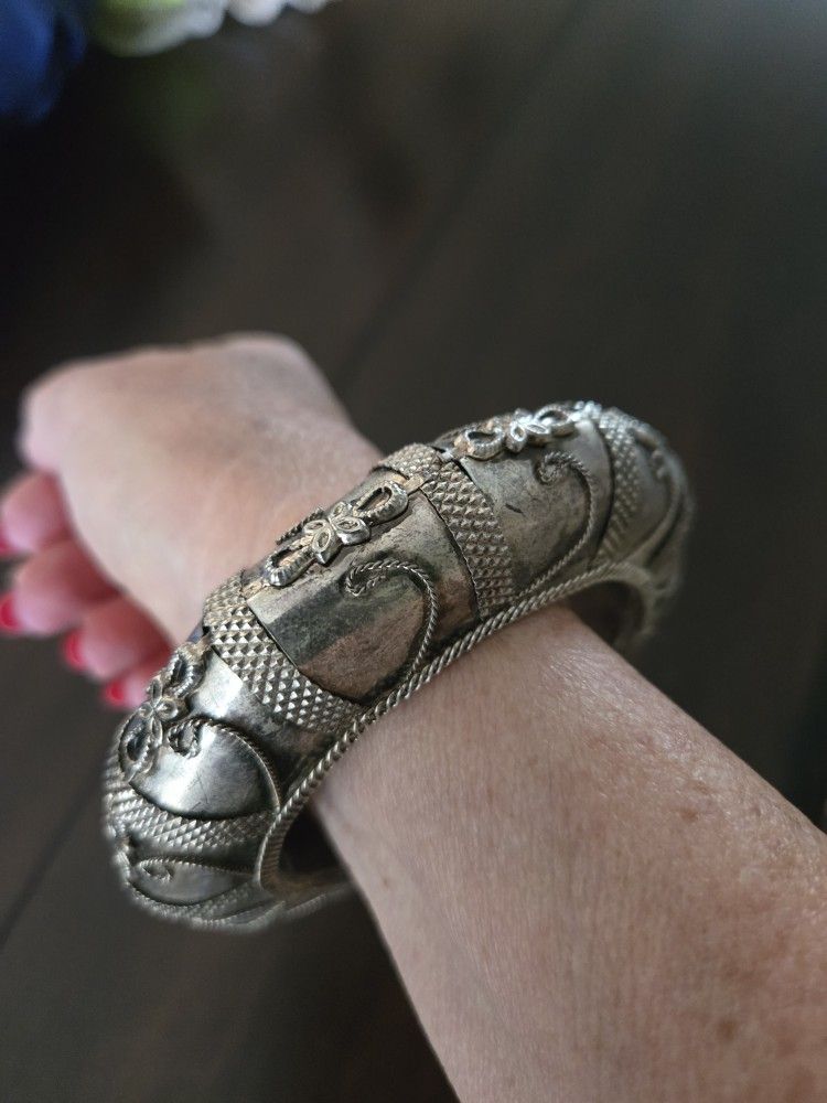 Antique Bracelet Intric