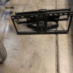 Adjustable TV wall mount