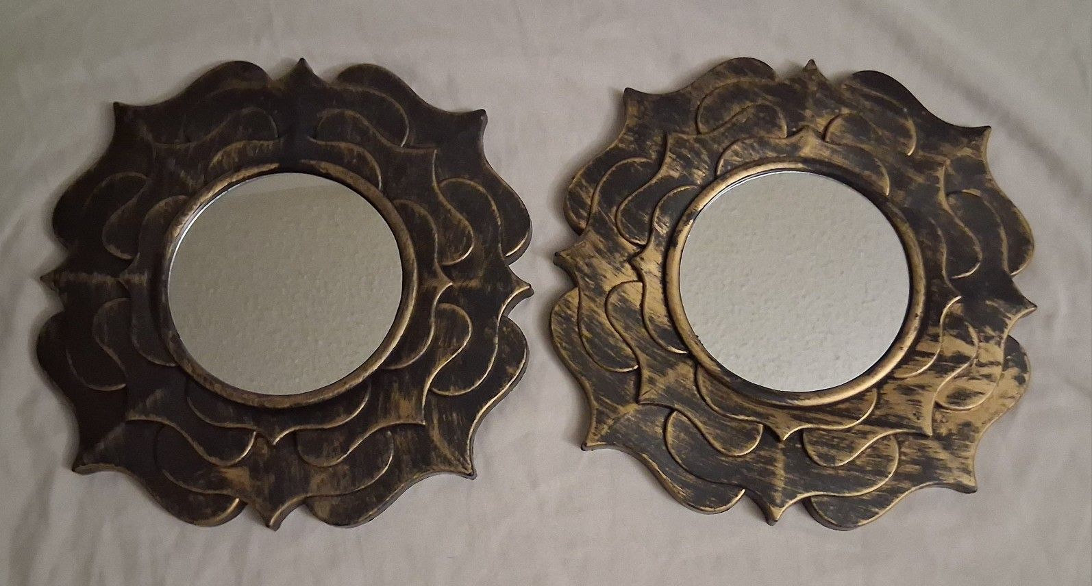 2 Small Decorative mirrors for $5