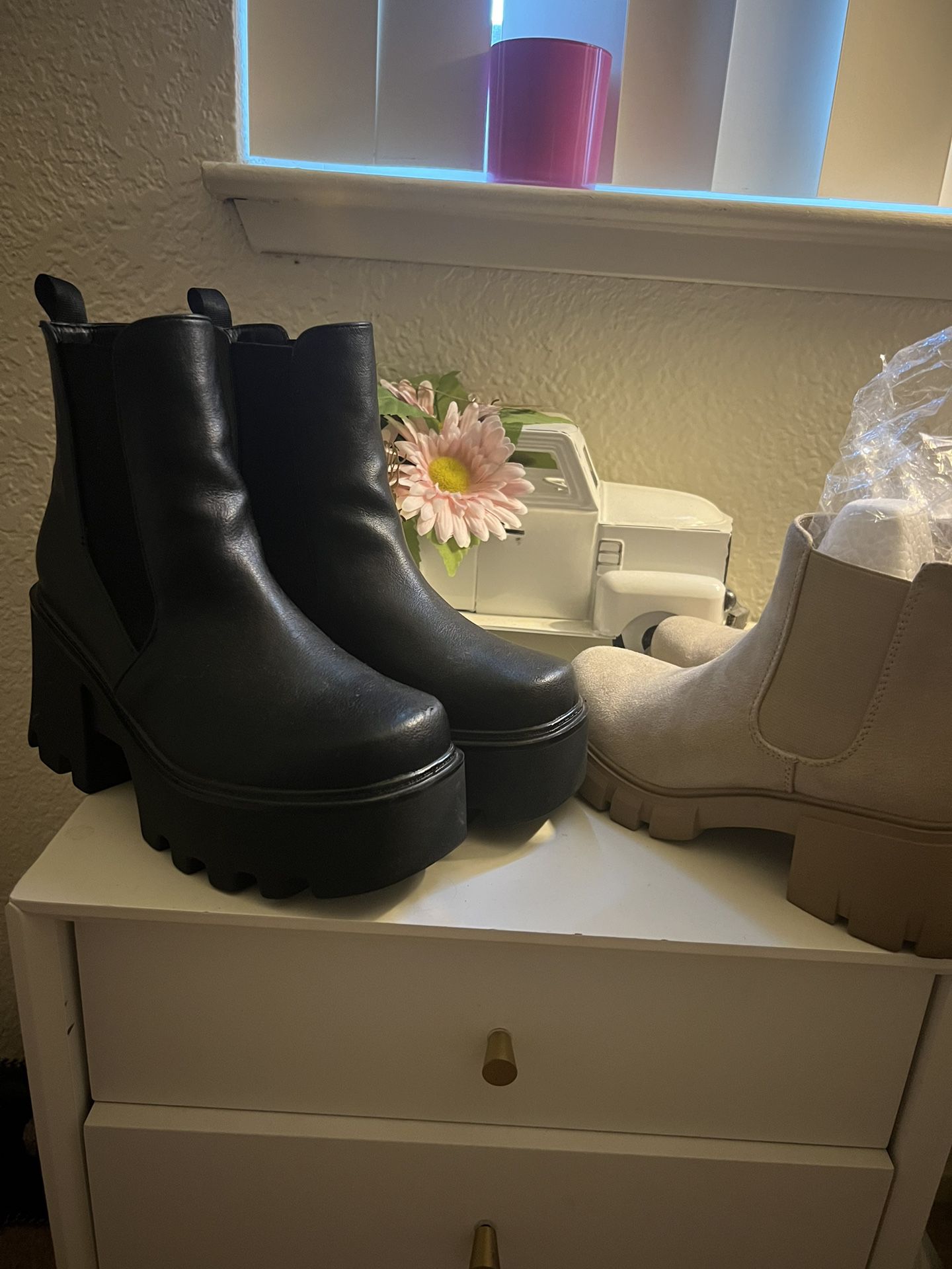 Boots Size 5 Both For $ 25
