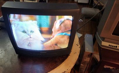 19" CRT TV Curved screen Color Retro Gaming Television model 2000