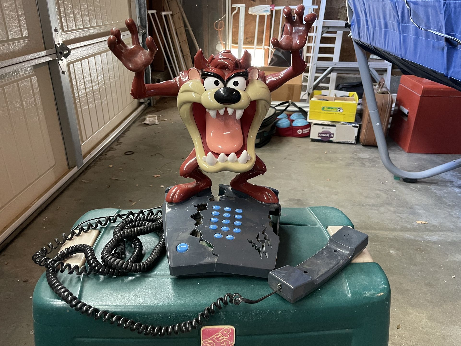 Vintage Looney Tunes Tazmanian Devil Phone