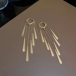 Fashion Real Gold Plated Chain Drop Long Sequin Earrings.