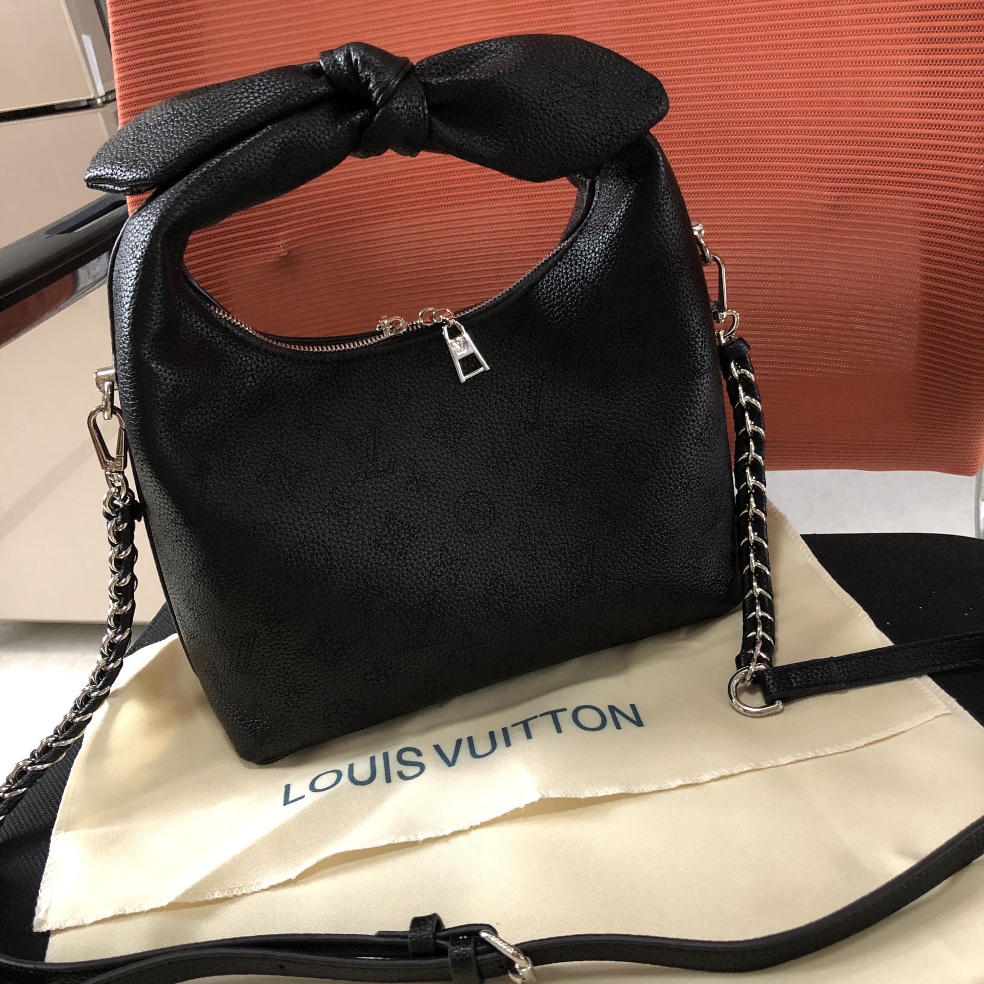 Louis Vuitton Mahina Carmel Hobo Leather Bag Black