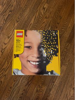 Personalized mosaic portrait LEGO