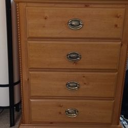 Bedroom Furniture Set 