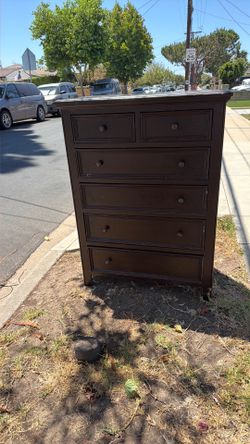 Dresser