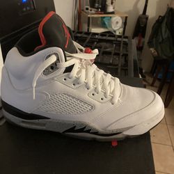 Jordan’s 5 New Size 9.5