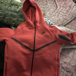 red nike tech