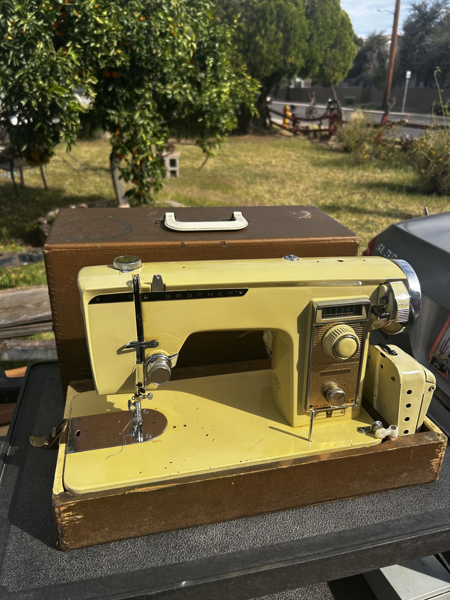 REFURBISHED Brother Valiant 510 Vintage Yellow Built-in Sewing Machine with Case