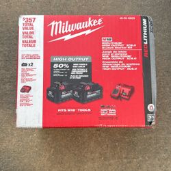 Milwaukee M18 Starter Kit with Two 6.0 Ah Battery and Charger
