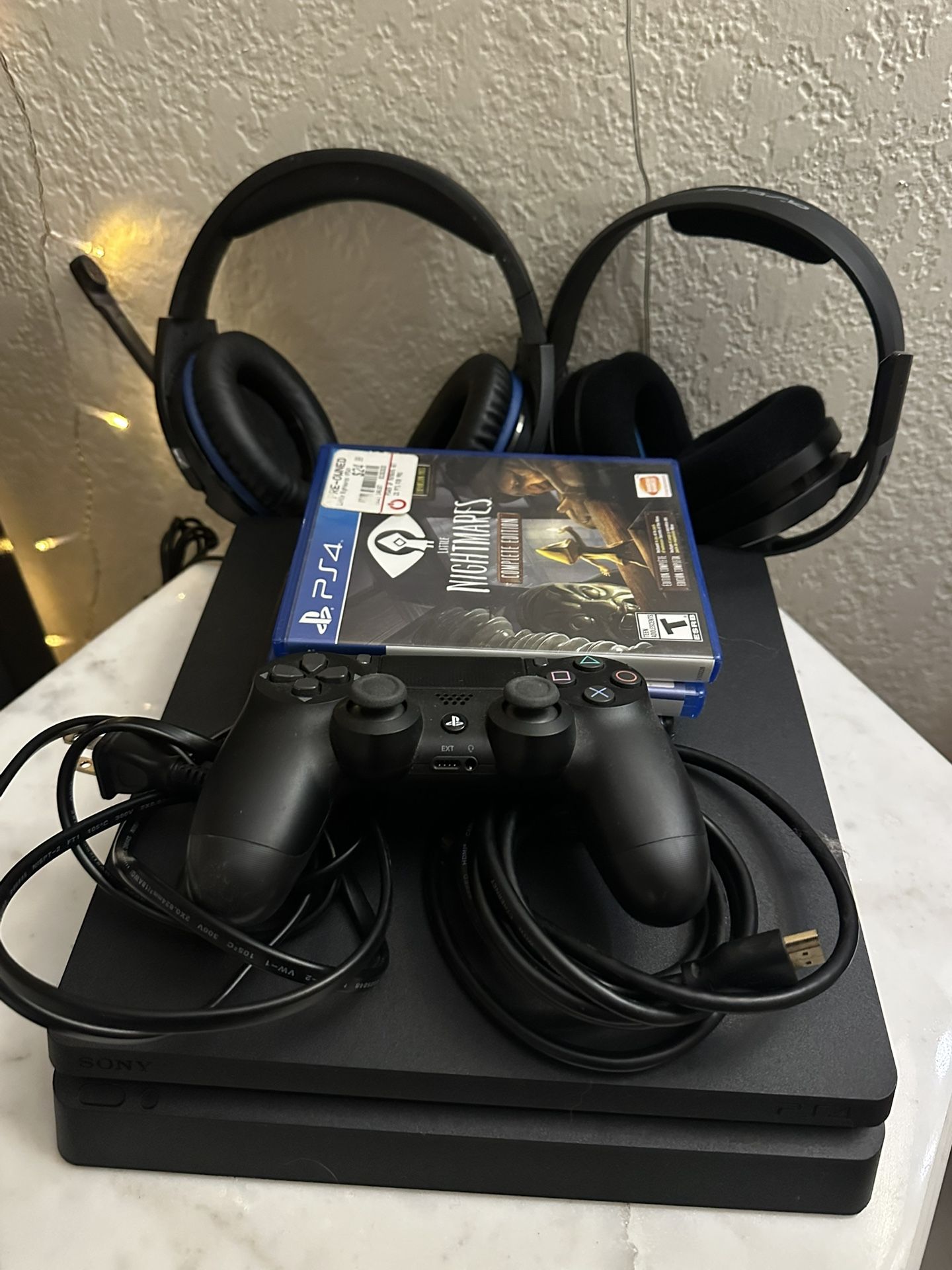 PlayStation 4 Slim 1TB bundle