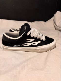 Straye shoes