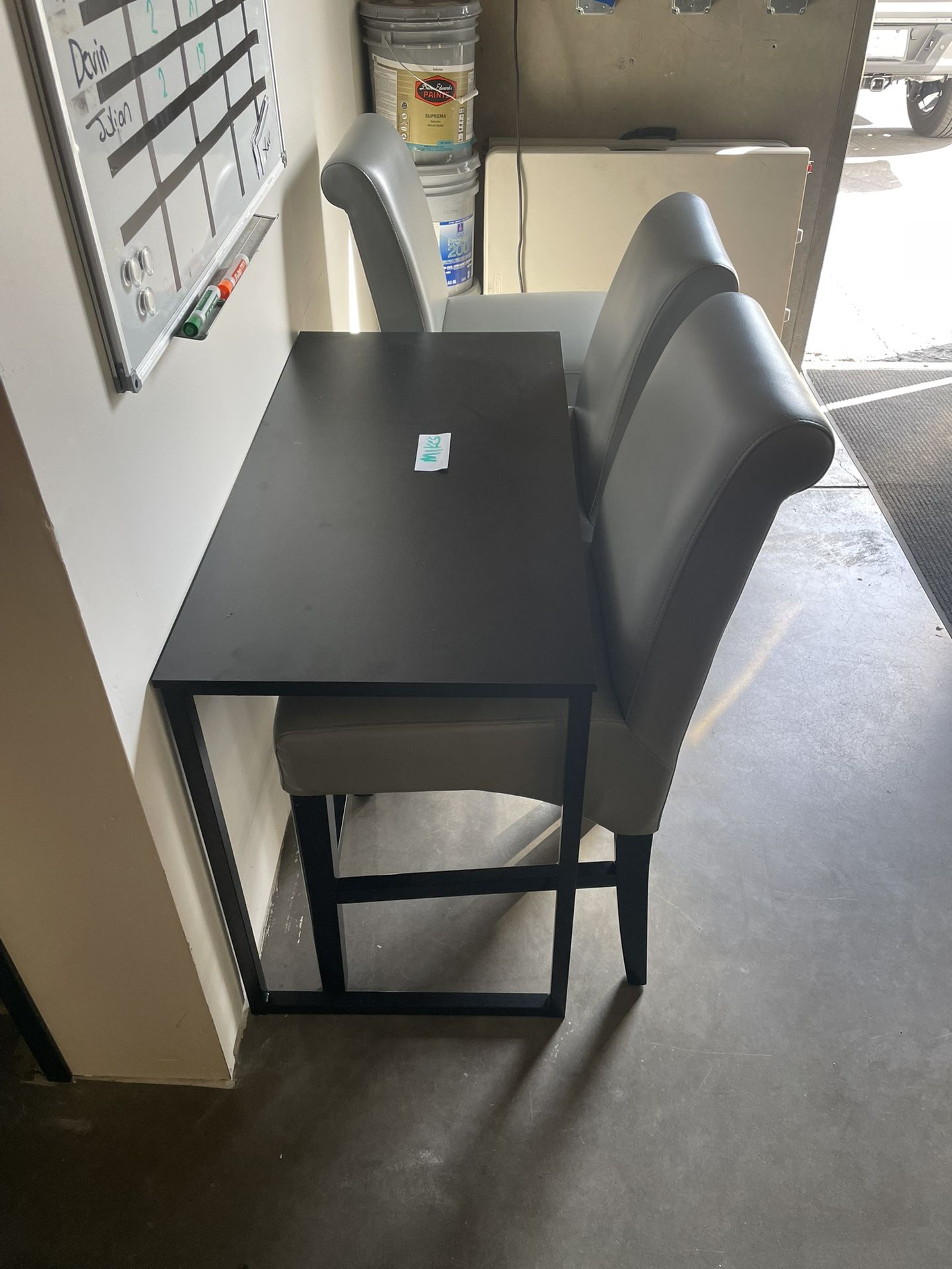 Brand New Chair An Table 