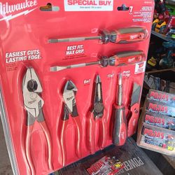 Milwaukee Electrician's Hand Tool Set W/ Zipper Pouch 7PC./P.