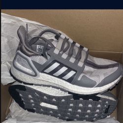 Size 5 Adidas Women's Ultraboost Dna City Xplorer Outdoor Trail Shoes