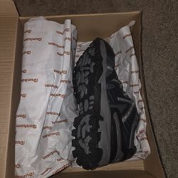 Brand New Never Worn MENS Dunham Size 11 Medium Width Shoes